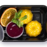Десерт Ананасовая панакотта с малиновым соусом